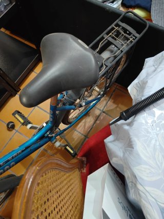 3 bicis para reparar uno es un triciclo