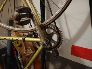 3 bicis para reparar uno es un triciclo