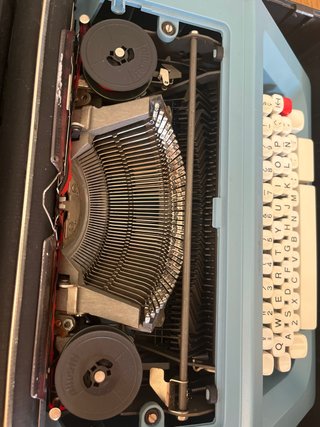 Máquina de escribir Olivetti Studio 46 azul