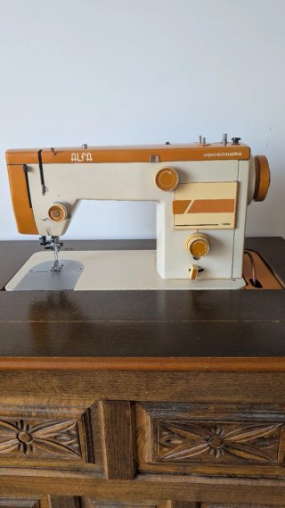 Máquina de coser eléctrica Alfa