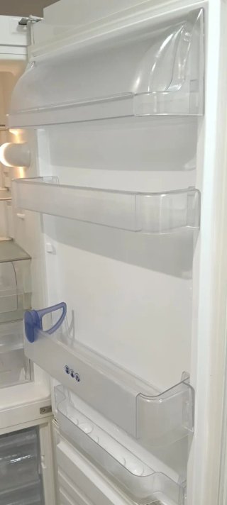 NEVERA COMBI WHIRLPOOL NO FROST ENERGÍA A+