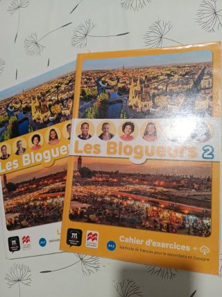 Libro de francés y cuaderno