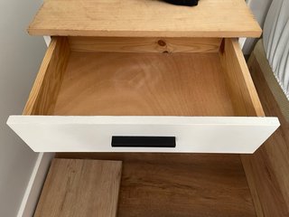 Mesitas de noche de madera restauradas