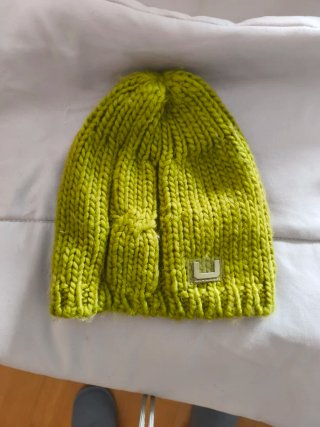 Gorro Adolfo Domínguez verde