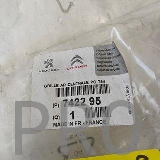 REJILLA PARAGOLPE DELANTERO PEUGEOT 3008 NUEVO
