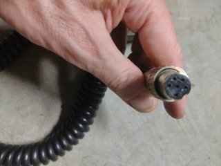 Micrófono Midland con cable espiral