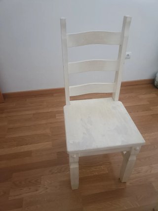 Mesa(con cristal)y sillas de madera