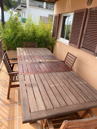 Mesa y 5/6 Sillas de Jardín Madera