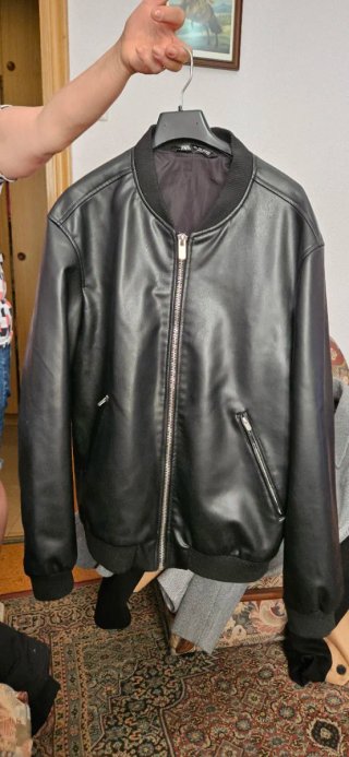 Chaqueta bomber efecto piel Zara Talla L