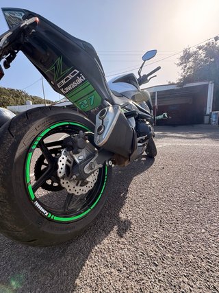 Kawasaki Z800 Negra y Verde