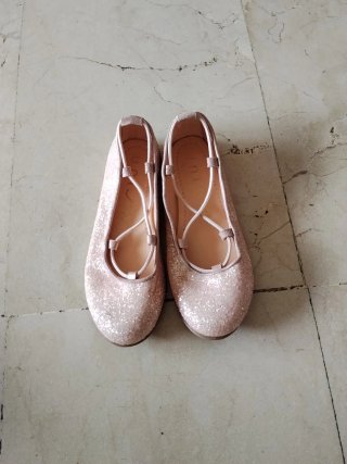 Bailarinas niña rosas con cordones