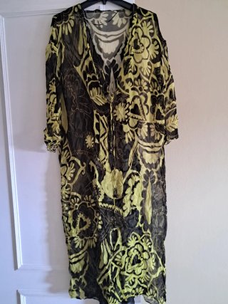 Vestido gasa Zara estampado verde y negro