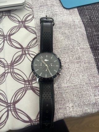 Elegante reloj Lacoste Negro y Plateado