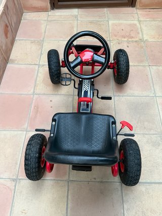 Kart a pedales rojo y negro GoKart