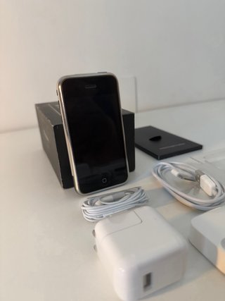 iPhone 2G 8GB 2007