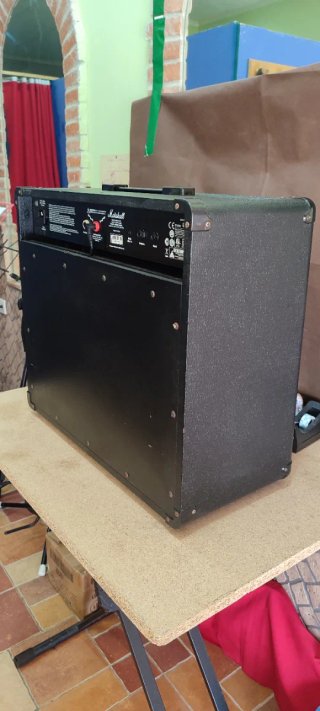 Amplificador Guitarra Marshall MG100FX con PEDAL
