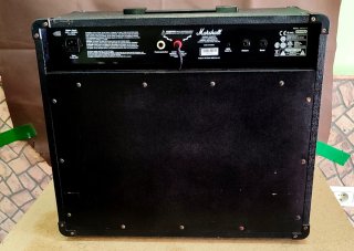 Amplificador Guitarra Marshall MG100FX con PEDAL