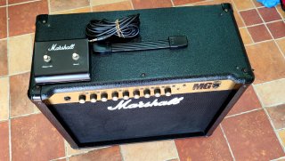 Amplificador Guitarra Marshall MG100FX con PEDAL