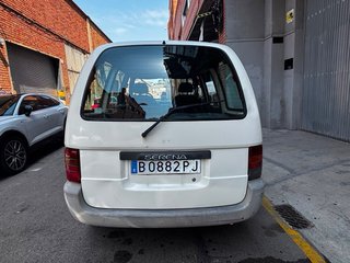 Nissan Serena 1998 7 plazas 254. kms
