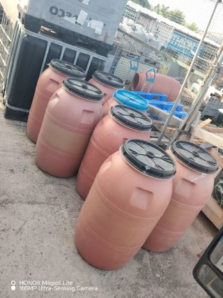 Bidones para pienso (pinchados)