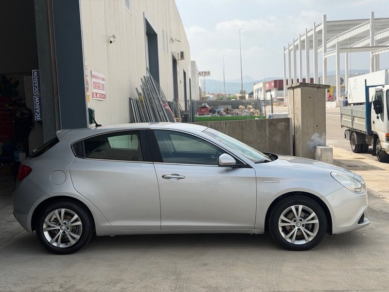 Alfa Romeo Giulietta 1.6 JTDm Progression 2013, foto 4