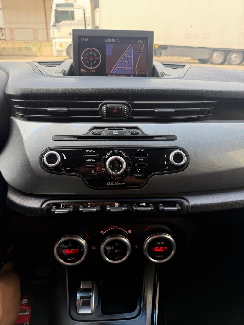 Alfa Romeo Giulietta 1.6 JTDm Progression 2013, foto 8