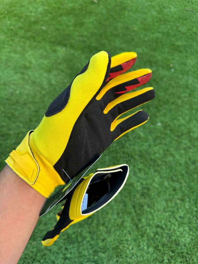 Guantes Fox para motocross bmx o enduro.