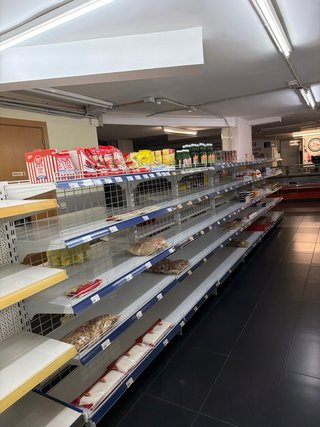 80m Estanterías Metálicas Tienda