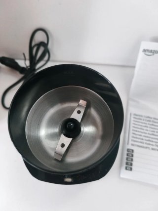 Molinillo Café Eléctrico Amazon Basics Negro