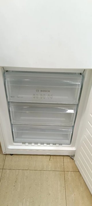NEVERA COMBI BOSCH NO FROST ENERGÍA A+