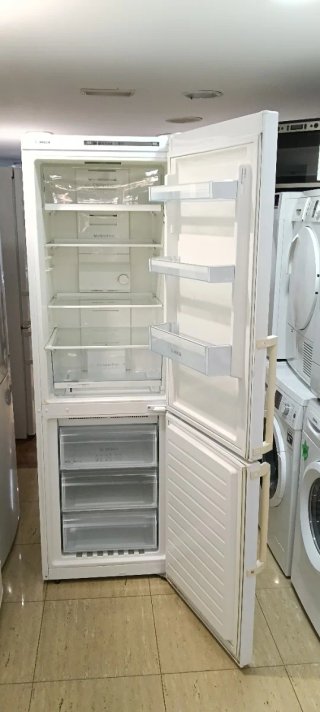 NEVERA COMBI BOSCH NO FROST ENERGÍA A+