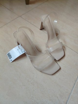 Sandalias H&M tacón transparente beige T.36
