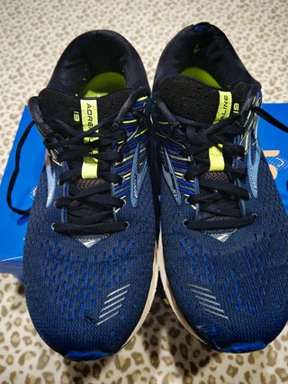 zapatillas alta gama Brooks y Saucony talla 46