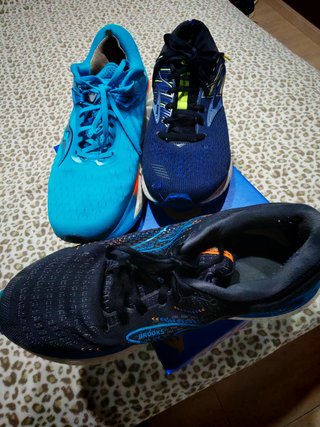 zapatillas alta gama Brooks y Saucony talla 46
