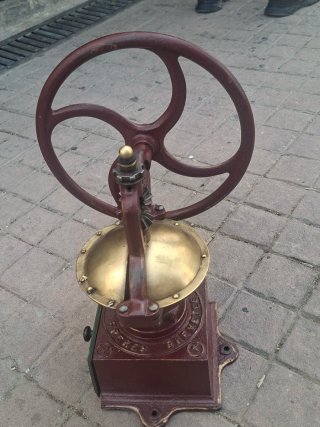 Molino de café antiguo Peugeot