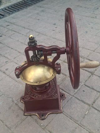 Molino de café antiguo Peugeot