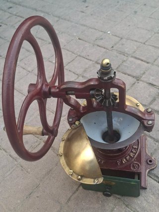 Molino de café antiguo Peugeot
