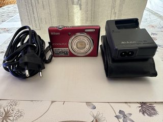 Fotocamera Nikon COOLPIX S570 Rossa