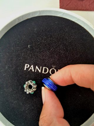 Pulsera Pandora con joyero