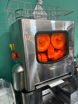 Exprimidor de naranjas profesional