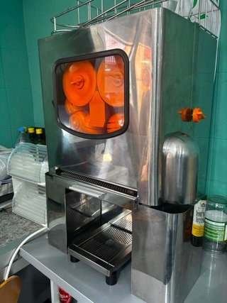 Exprimidor de naranjas profesional