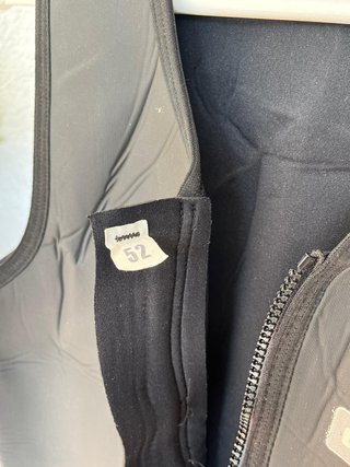 Traje de neopreno Camaro 2 piezas.  Talla 52 M.L