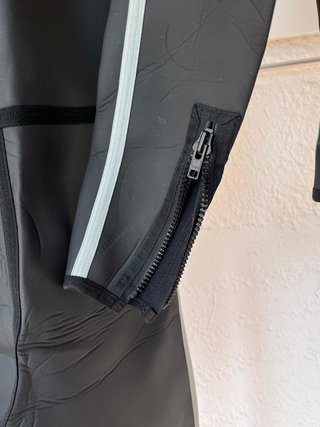 Traje de neopreno Camaro 2 piezas.  Talla 52 M.L