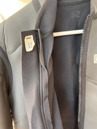 Traje de neopreno Camaro 2 piezas.  Talla 52 M.L