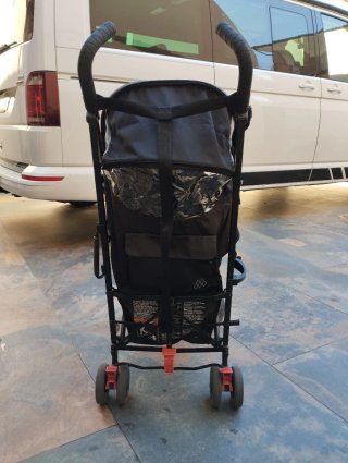 Silla de paseo Maclaren con protector de lluvia