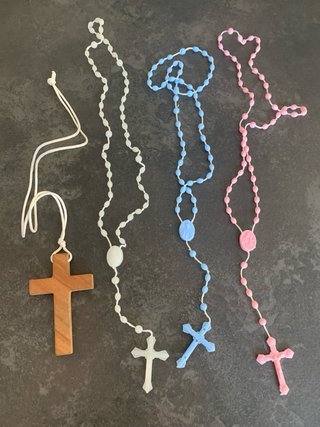 Rosari e immagini sacre