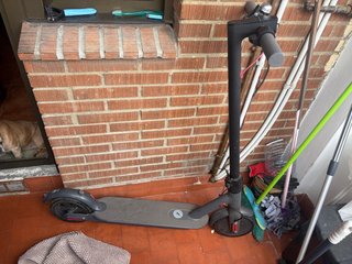 Patinete eléctrico averiado