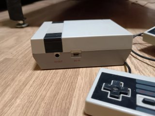 Mini consola clónica NES gris