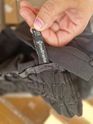Pantalón ancho negro Stradivarius