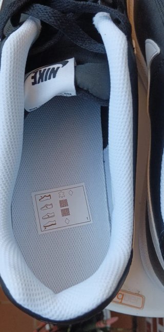 Nike Court Royale Negro y Blanco.